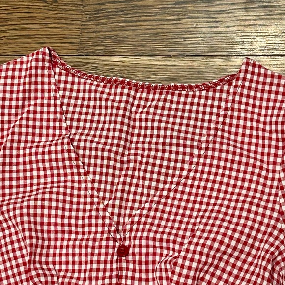 Red Gingham V-Neck Button-Up Top - Picture 5 of 10